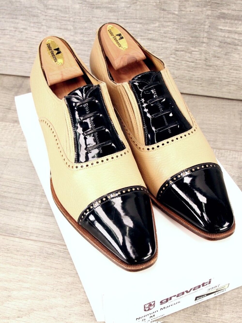 * NEW * $890 GRAVATI Neiman Marcus Women's 9.5 M Bone/Black 3997 * add $15 Trees